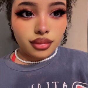 Meet your Posher, Isabella